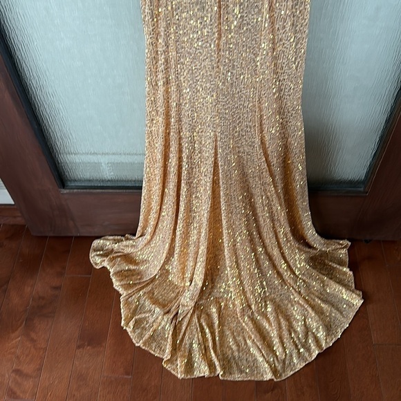 Mac Duggal SEQUINED HIGH NECK RHINESTONE TRIM COLUMN GOWN size 6 NEW Sold Out - Picture 12 of 16